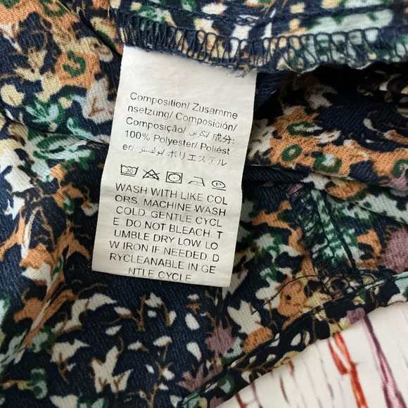 Emery Rose Large Blouse Floral Vneck - Picture 9 of 10